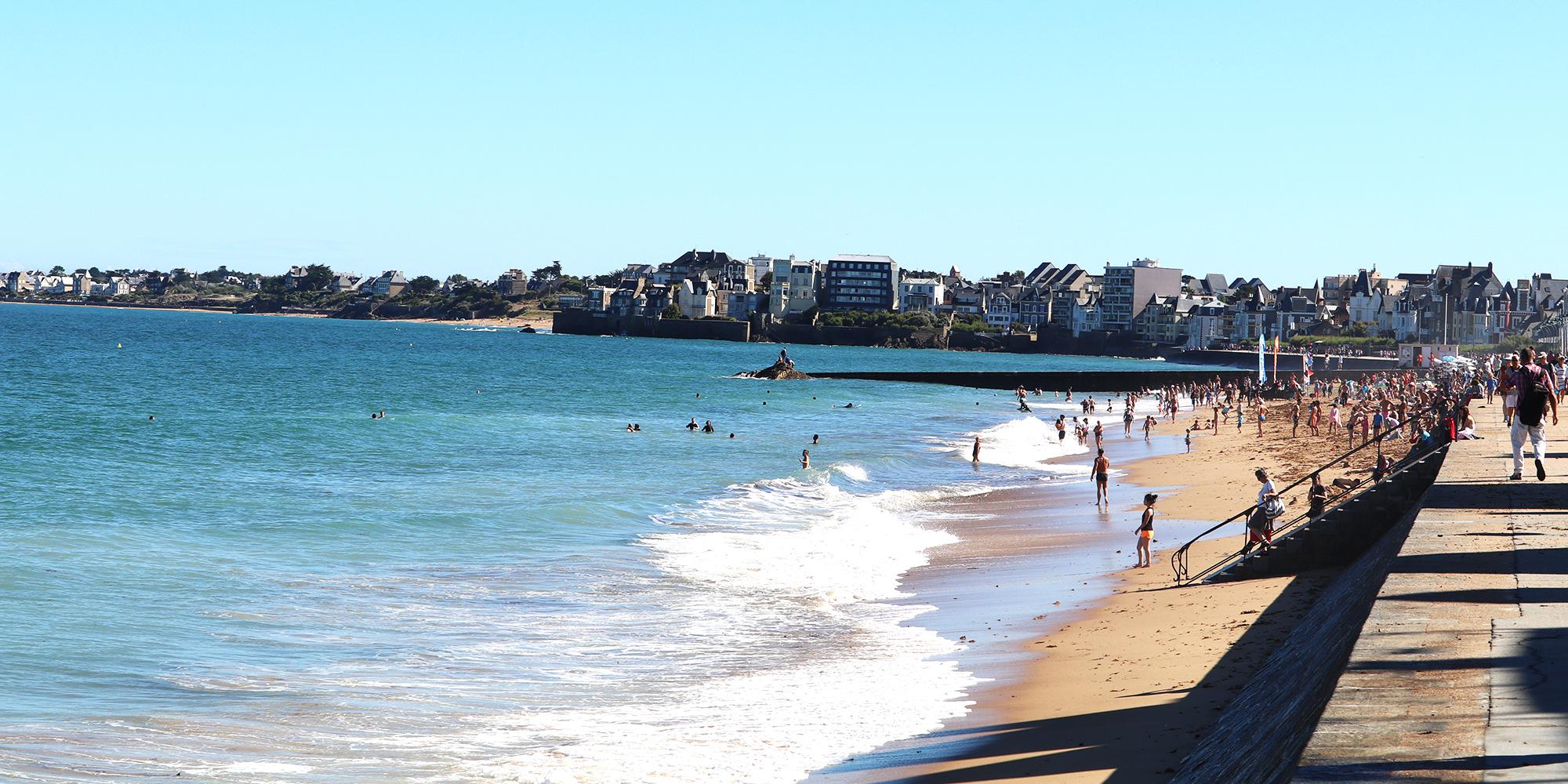 Hotel Eden à Saint Malo est situé à seulement 2 minutes à pied de la plus belle plage de France !